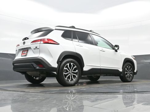 Used 2025 Toyota Corolla Cross AWD Hybrid w/ Moonroof Package image 32