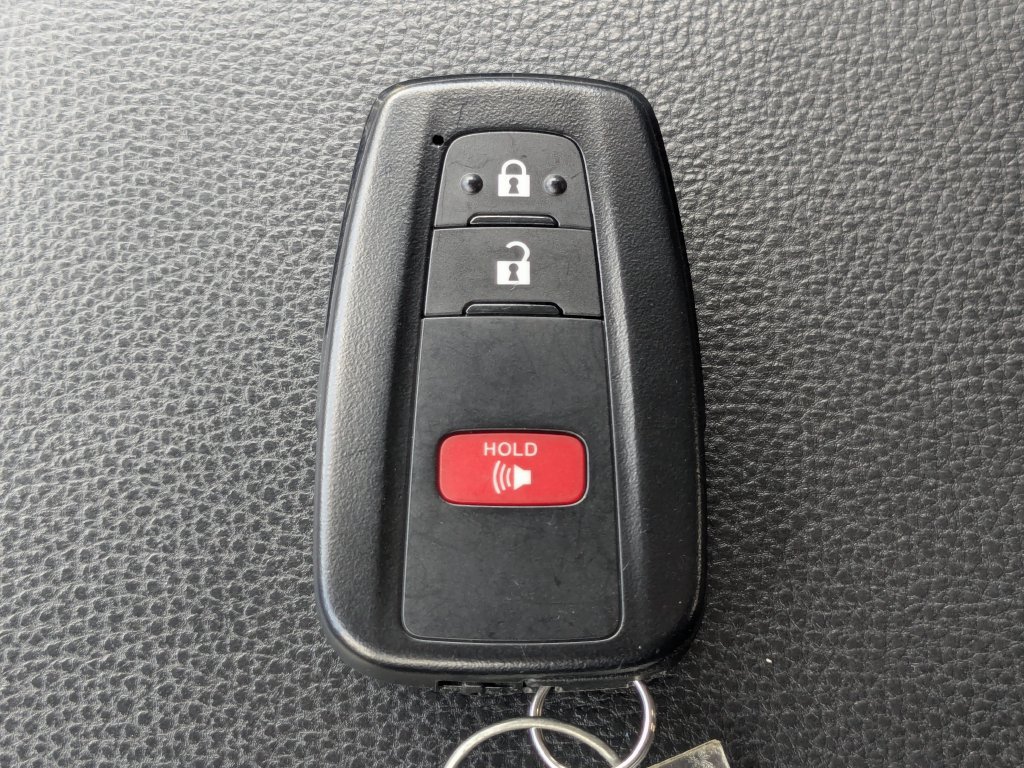 Used 2024 Toyota RAV4 XLE AWD/4WD image 33