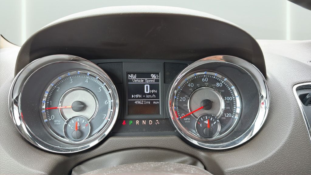 Used 2015 Chrysler Town & Country Touring-L w/ Driver Convenience Group FWD image 29