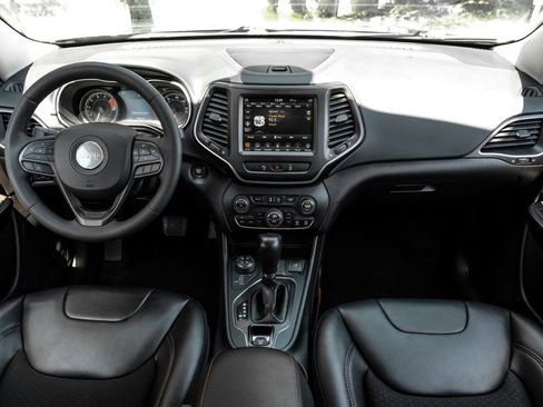 Used 2022 Jeep Cherokee Trailhawk w/ Sun, Sound & Nav Group AWD/4WD image 5