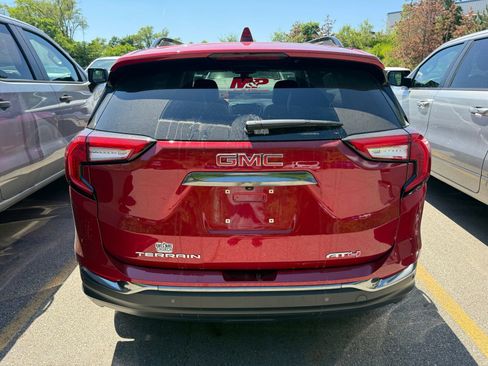 Used 2024 GMC Terrain AT4 AWD/4WD image 3
