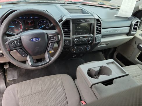 Used 2019 Ford F250 XLT w/ Snow Plow Prep Package AWD/4WD image 13