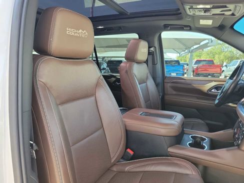 Used 2021 Chevrolet Tahoe High Country w/ Premium Package image 14