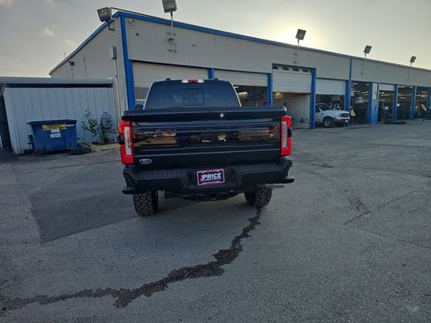 Used 2025 Ford F250 Platinum w/ Tremor Off-Road Package image 4