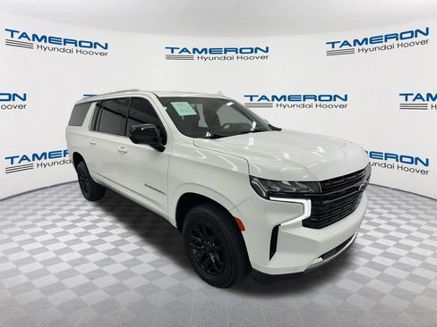 Used 2023 Chevrolet Suburban LT AWD/4WD image 7