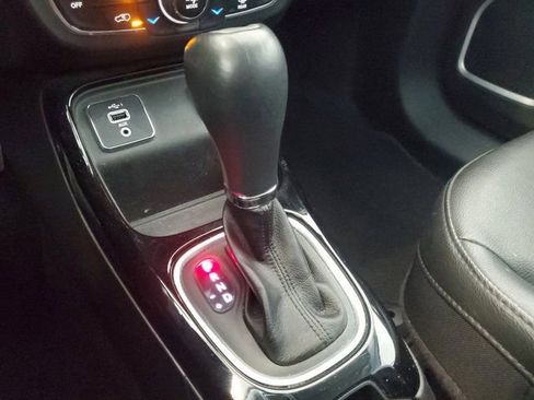 Used 2020 Jeep Compass Latitude image 32