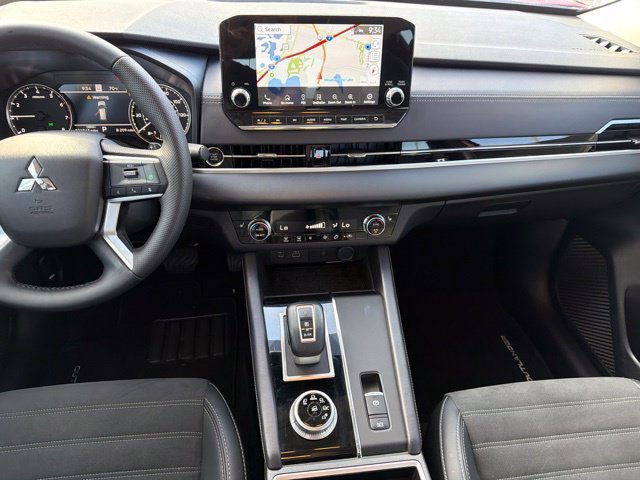 Used 2024 Mitsubishi Outlander SE FWD image 20