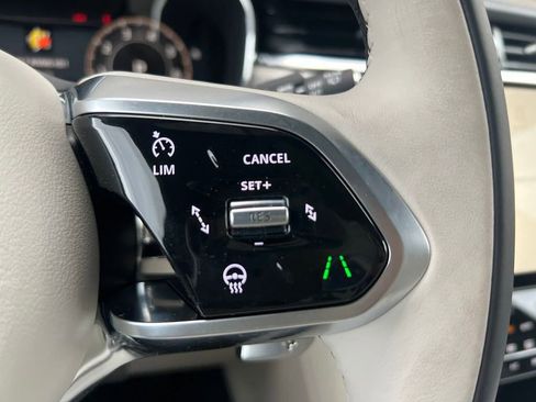 New 2025 Jaguar F-PACE R-Dynamic S image 20