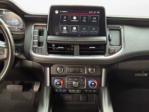 Used 2022 GMC Yukon XL SLT w/ SLT Luxury Package RWD image 3