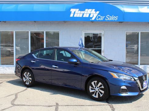 Used 2021 Nissan Altima 2.5 S w/ Driver Assist Package image 2