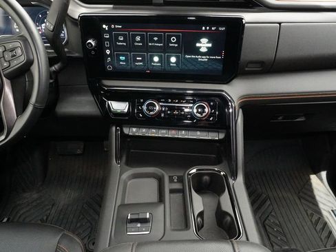 Used 2025 GMC Sierra 2500 AT4 w/ AT4 Premium Plus Package AWD/4WD image 21