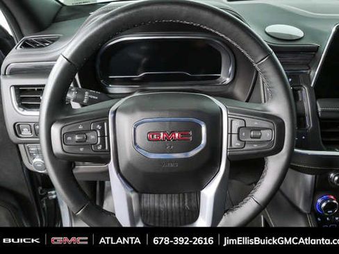 Used 2024 GMC Yukon SLT w/ SLT Luxury Package AWD/4WD image 9