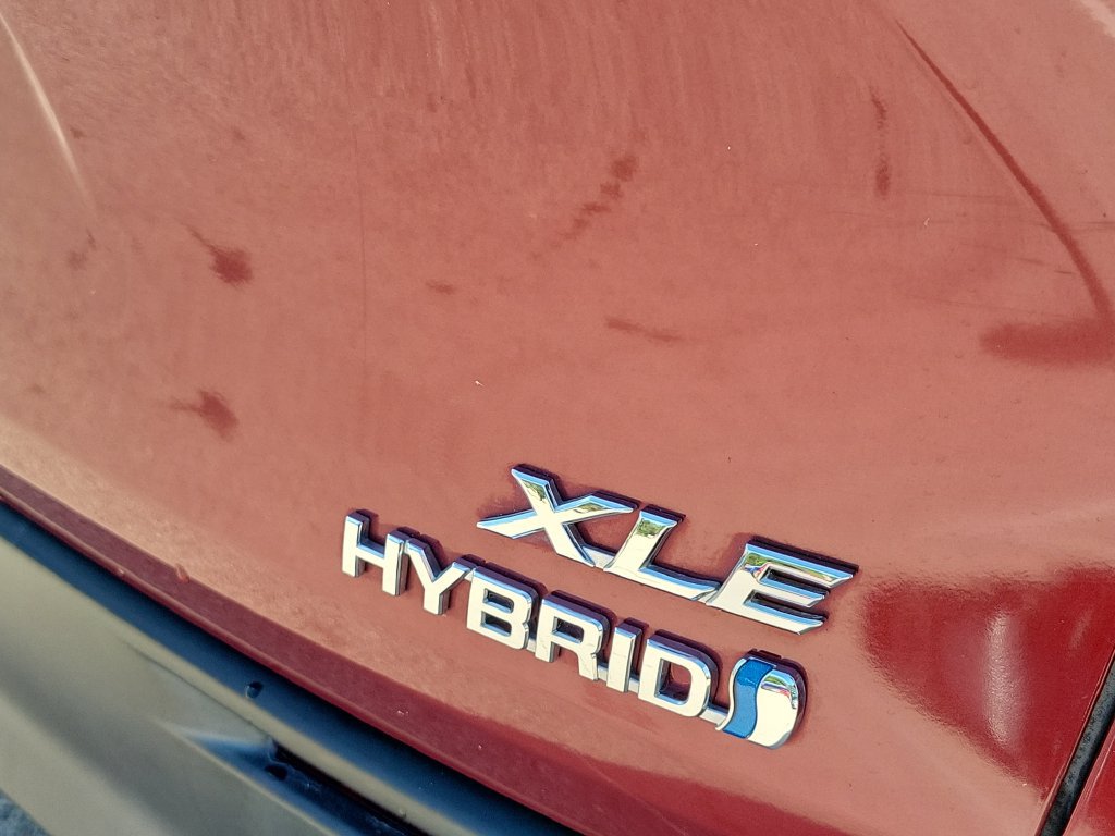 Certified 2021 Toyota Sienna XLE FWD image 29