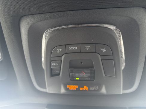 Used 2025 Subaru Solterra Touring image 27