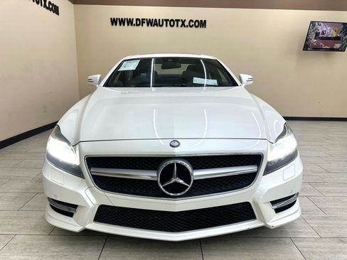 Used 2014 Mercedes-Benz CLS 550 4MATIC w/ Premium 1 Package image 3
