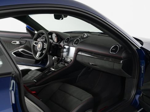 Used 2025 Porsche 718 Cayman GTS RWD image 9