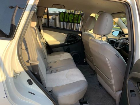 Used 2014 Toyota RAV4 EV image 9