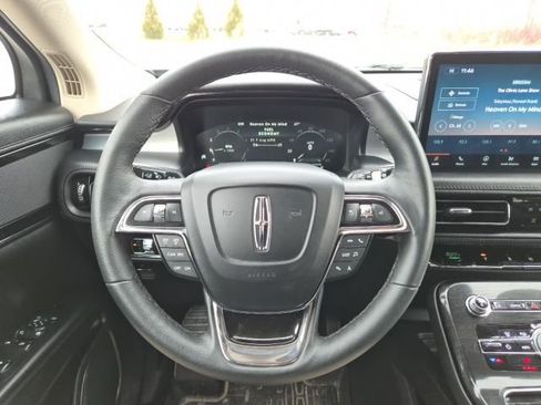 Used 2023 Lincoln Nautilus AWD w/ Premium Package image 19