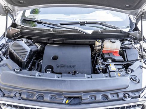 Used 2019 Buick Enclave Essence image 27