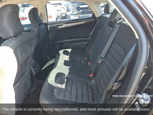 Used 2018 Ford Fusion SE w/ Fusion SE Technology Package FWD image 12