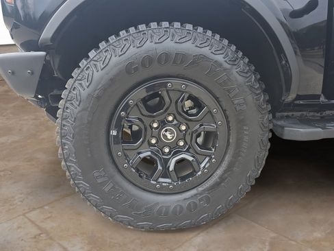 Used 2024 Ford Bronco Wildtrak image 23