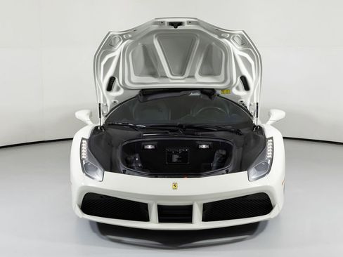 Used 2016 Ferrari 488 Spider image 9