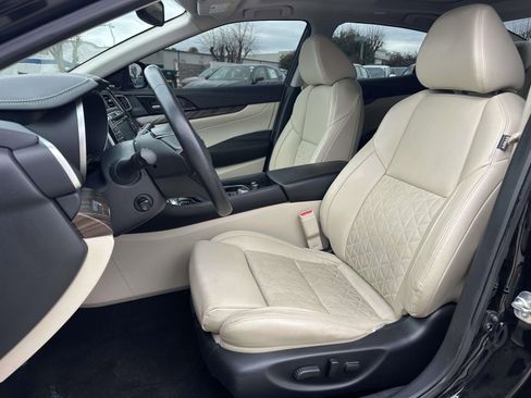 Used 2018 Nissan Maxima Platinum image 15