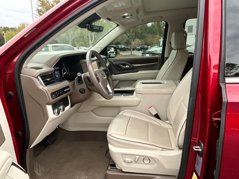 Used 2021 GMC Yukon XL Denali w/ Denali Premium Package image 16