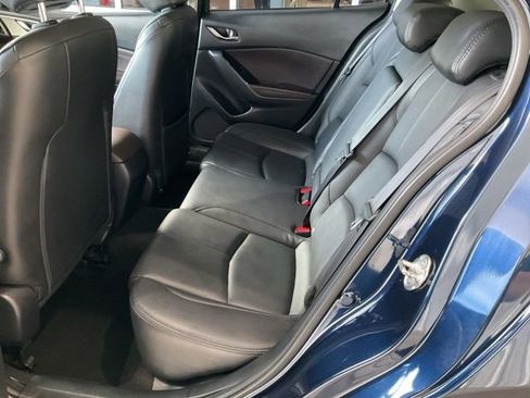 Used 2018 MAZDA MAZDA3 Touring image 19