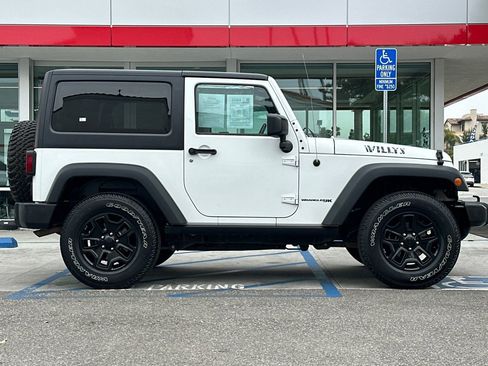 Used 2018 Jeep Wrangler Sport AWD/4WD image 3