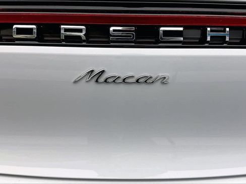 Used 2025 Porsche Macan image 62