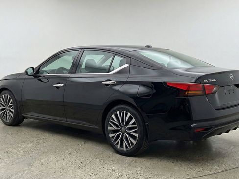 Used 2025 Nissan Altima 2.5 SV image 6