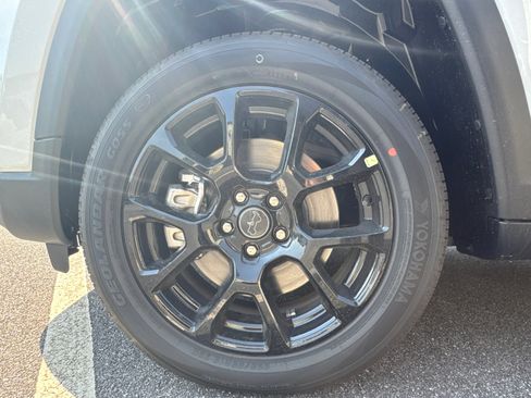 New 2026 Jeep Compass Latitude image 12