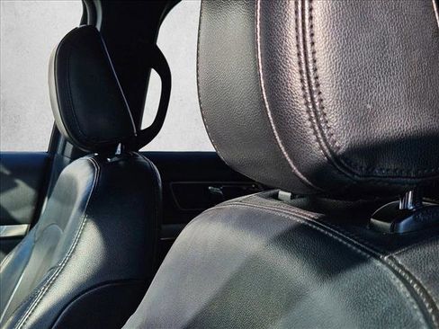 Used 2018 Ford Explorer XLT w/ Equipment Group 202A image 12