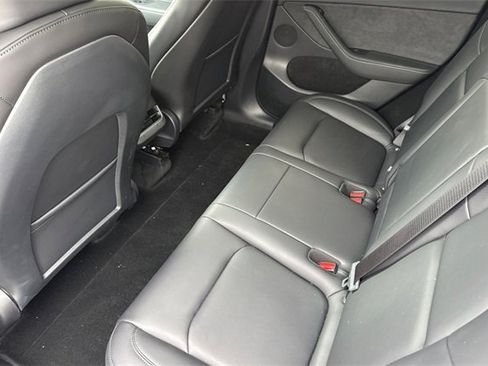 Used 2025 Tesla Model Y Long Range image 16