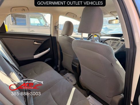 Used 2014 Toyota Prius One image 8