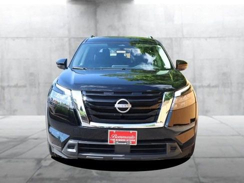 Certified 2025 Nissan Pathfinder SV FWD image 4