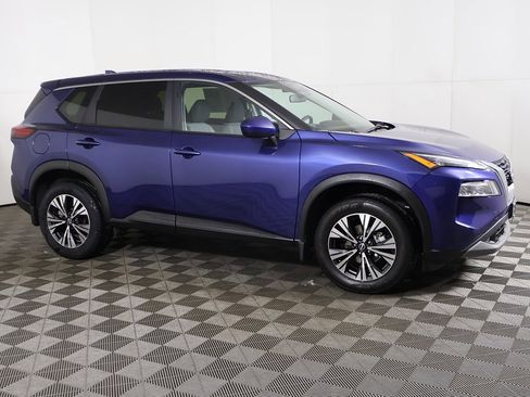 Used 2023 Nissan Rogue SV image 12