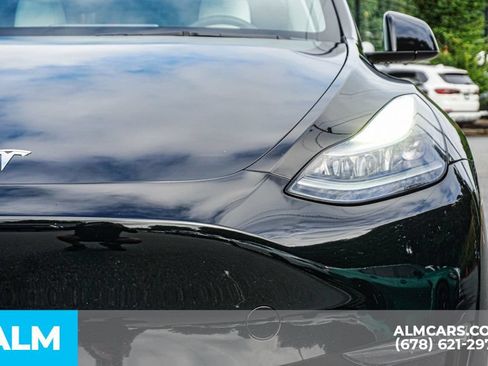 Used 2025 Tesla Model Y Long Range RWD image 12