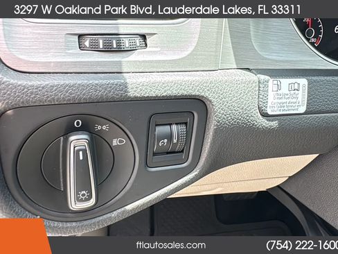 Used 2015 Volkswagen Golf TDI S FWD image 41