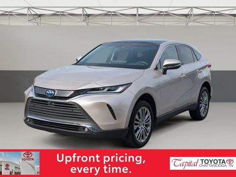 Used 2023 Toyota Venza Limited image 4