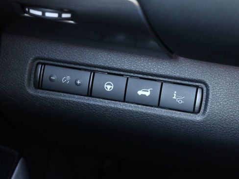 Used 2025 Nissan Pathfinder Platinum w/ Cargo Package image 21