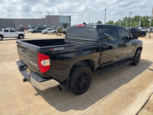 Used 2021 Toyota Tundra SR5 w/ SR5 Leather Package image 9