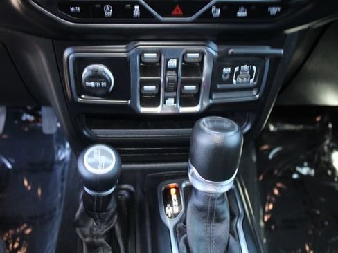 Used 2022 Jeep Wrangler Unlimited Sport AWD/4WD image 23