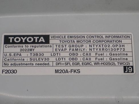 Certified 2022 Toyota Corolla Cross LE w/ Moonroof Package FWD image 30