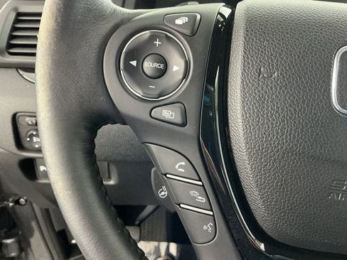 Used 2017 Honda Pilot Elite image 23