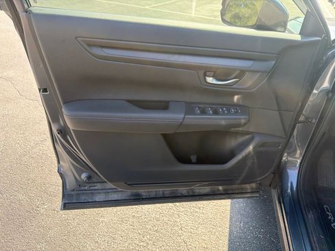 Used 2024 Honda CR-V EX image 11