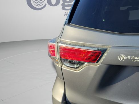 Used 2014 Toyota Highlander Limited FWD image 19