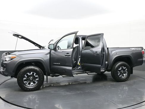 Used 2021 Toyota Tacoma TRD Off-Road image 43
