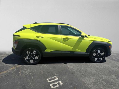 Used 2025 Hyundai Kona SEL AWD/4WD image 2